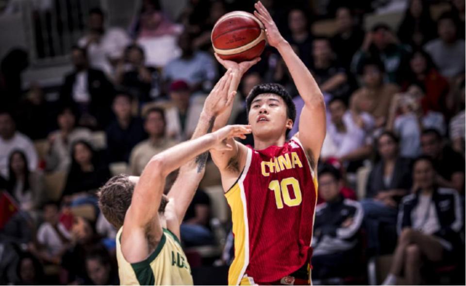 决赛中对澳, 对待队员, aT