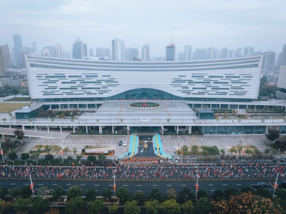 PB圣地, 不管是沿江
