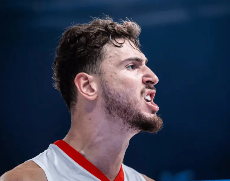 球迷们纷纷 球迷们纷纷