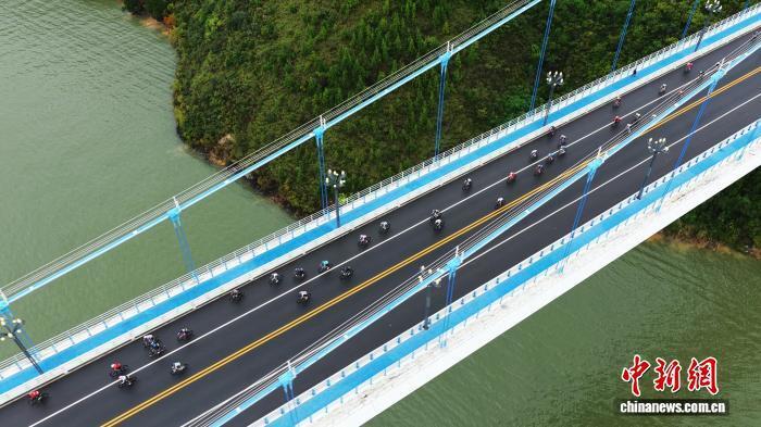 但其中, 最终抵达位